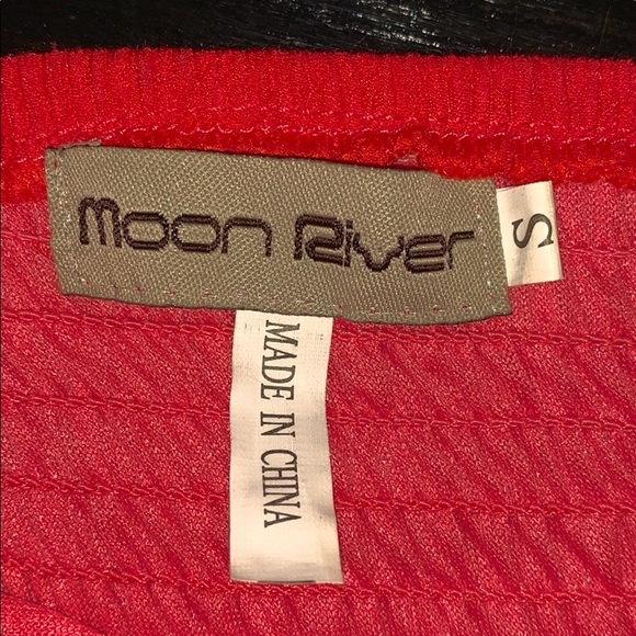 🌺Moon River 🌺Coral Halter Top, Size Small🌺 - Picture 5 of 5